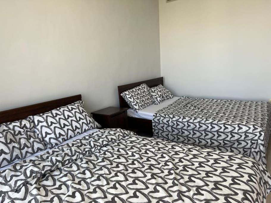 Ronza Elegant Apartment Amman Esterno foto