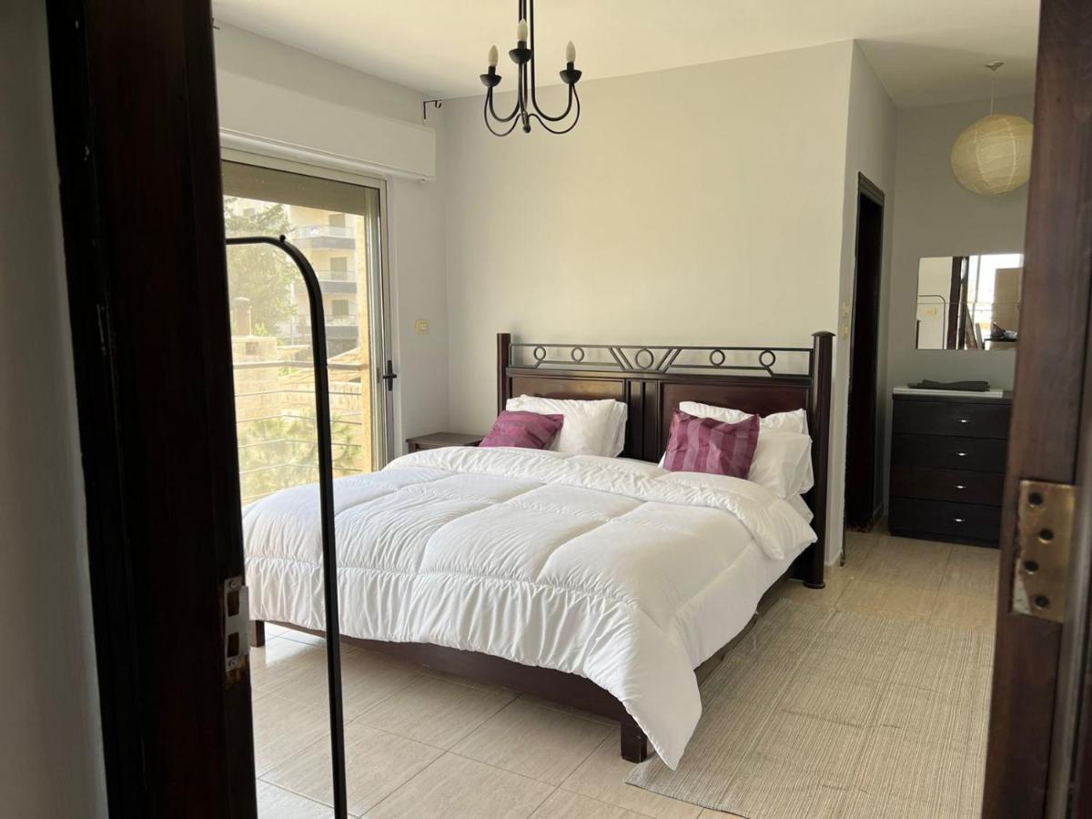 Ronza Elegant Apartment Amman Esterno foto